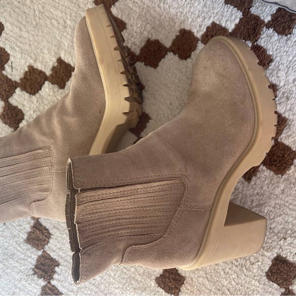 Dolce Vita Beige Suede Ankle Booties with Lug Sole - Picture 4 of 5